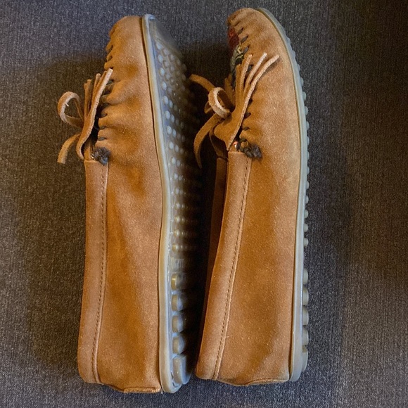 Minnetonka Rust Leather Mocs with Colorful Aztec Accents Women's 10 Worn Once - Picture 4 of 9